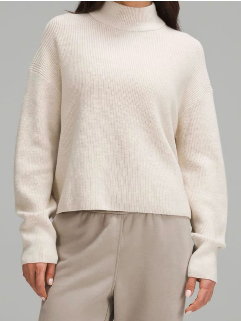 Lululemon Merino Wool-Blend Rib
Turtleneck Sweater Size 4